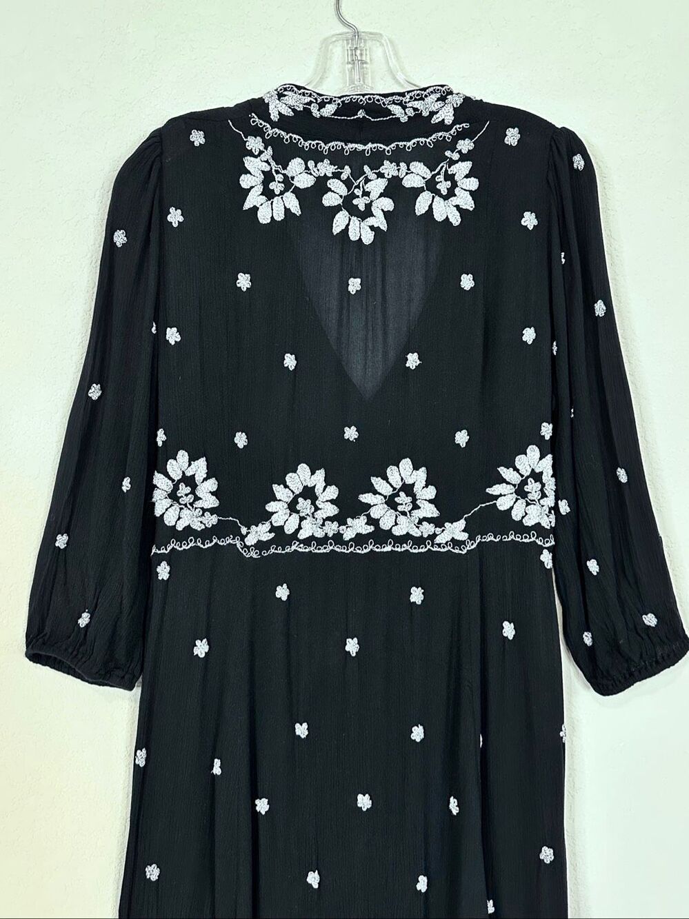 Free People Embroidered Fable Maxi Dress M Black White Floral Boho V Neck - Picture 11 of 16